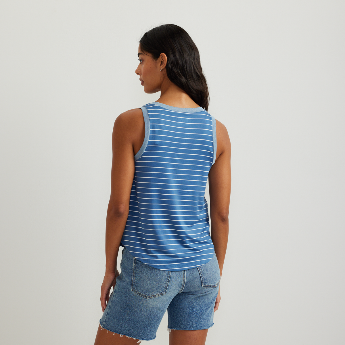 Eddie Bauer Women's Surreal V-Neck Travel Tank alternate view 5