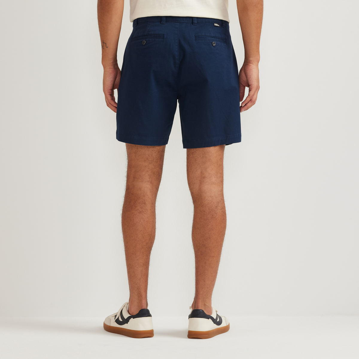 Eddie Bauer Men's Legend Wash Twill Shorts alternate view 4
