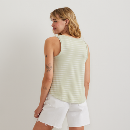 Eddie Bauer Women's Surreal V-Neck Travel Tank alternate view 3