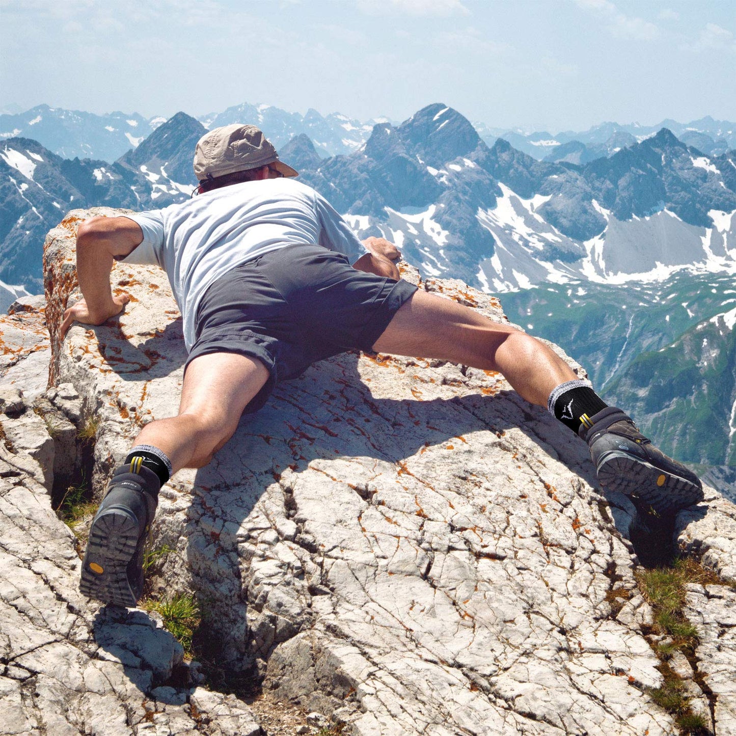 FEIDEER Men's Hiking Walking Socks, Multi-pack Wicking Cushioned Outdoor Recreation Quarter Crew Socks