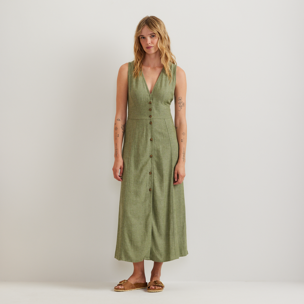 Eddie Bauer Women's Button Front Midi Dress alternate view 3