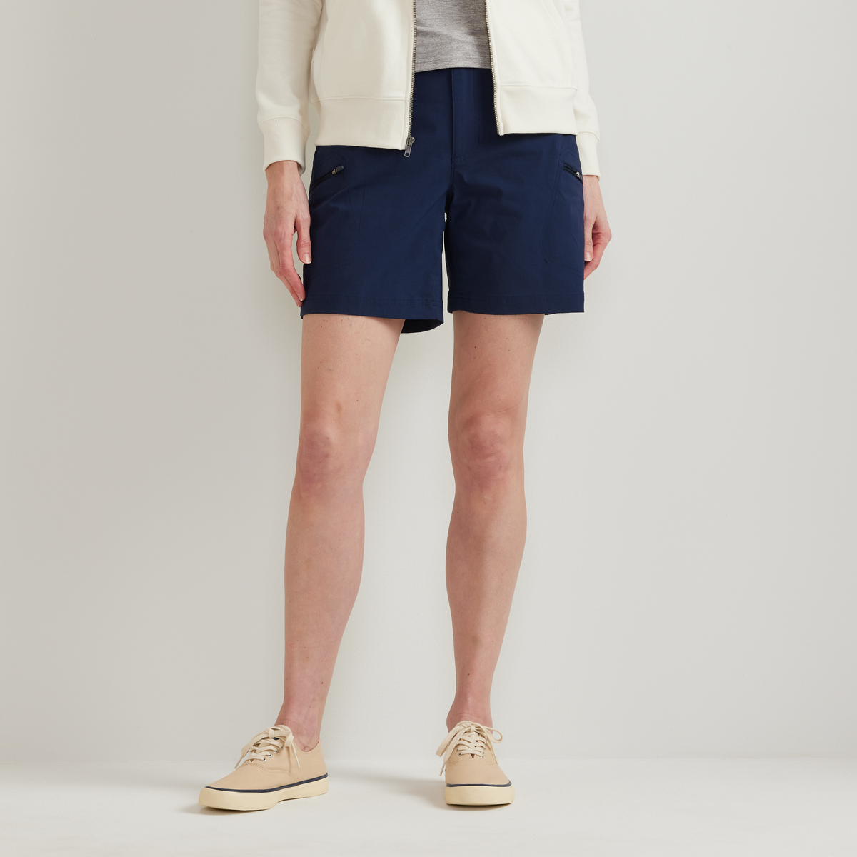 Eddie Bauer Women's Guide Pro High Rise Shorts alternate view 4