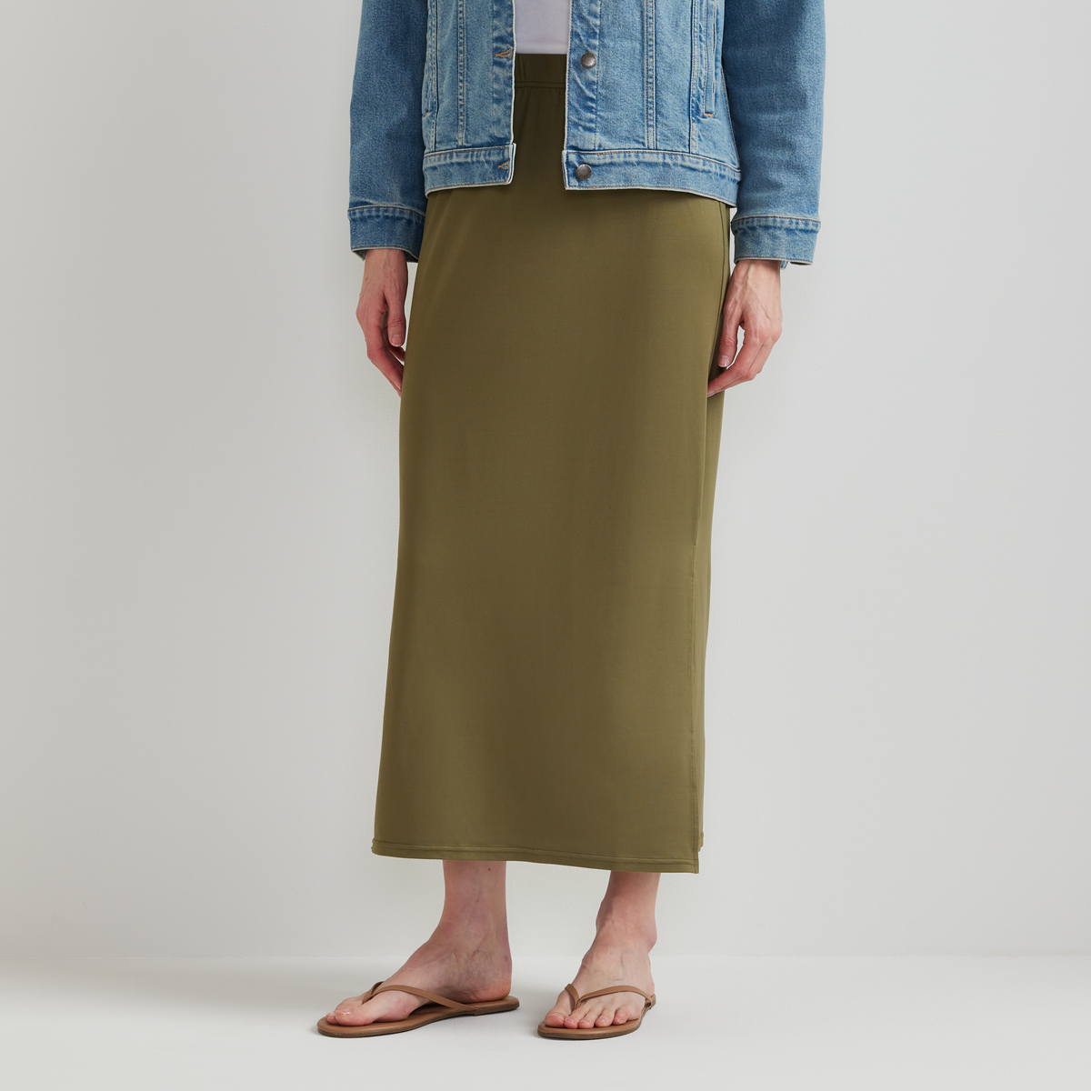Eddie Bauer Women's Sightseer Knit Skirt alternate view 2
