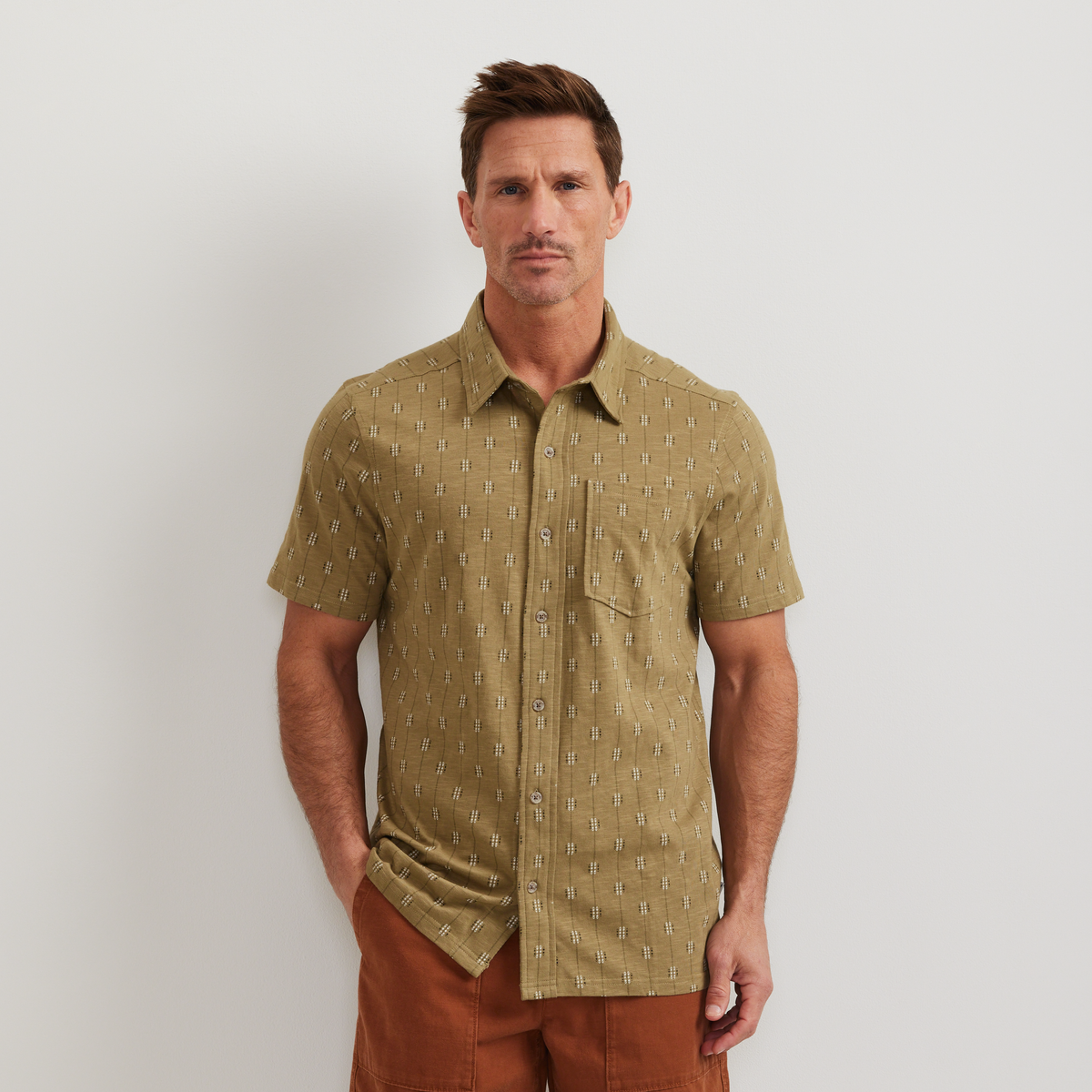 Eddie Bauer Men's Knit Baja Pocket Button-Up Shirt alternate view 3