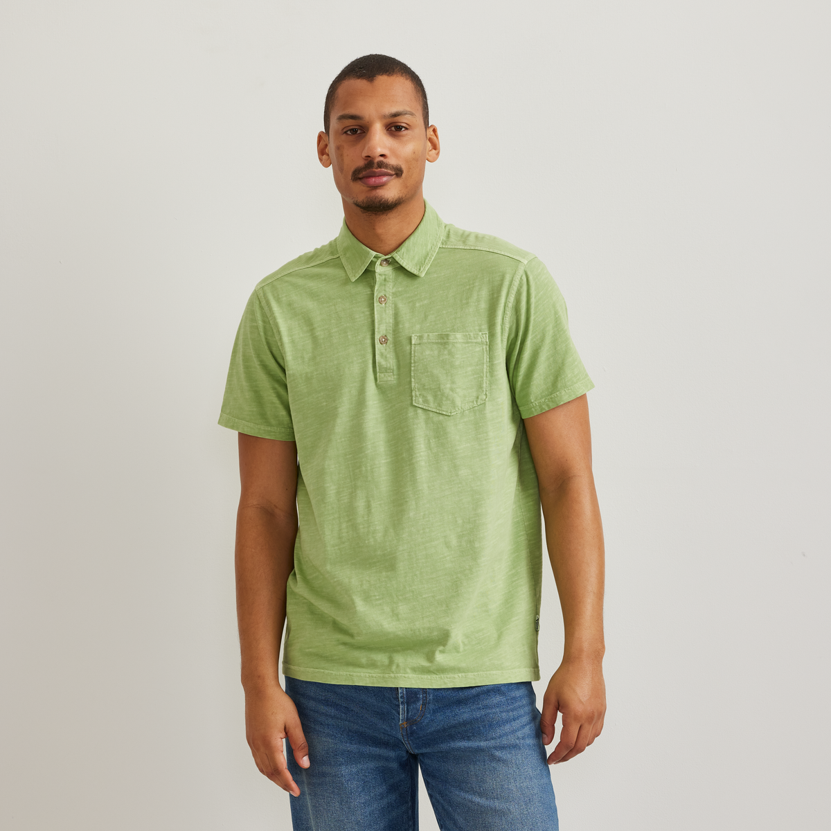 Eddie Bauer Men's Sunwashed Cotton Pocket Polo alternate view 3