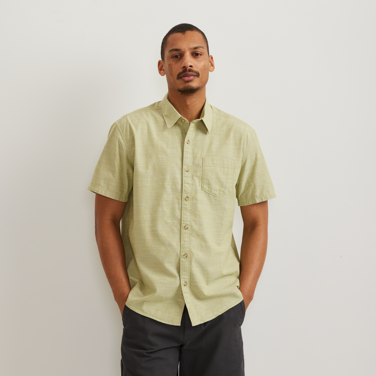 Eddie Bauer Men's Camano Short-Sleeve Shirt - Solid alternate view 4