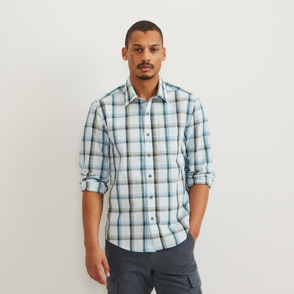 Eddie Bauer Men's Long-Sleeve Pack It 3.0 Seersucker Shirt alternate view 5