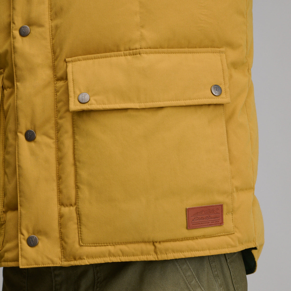Eddie Bauer Men's Kara Koram Vest alternate view 3