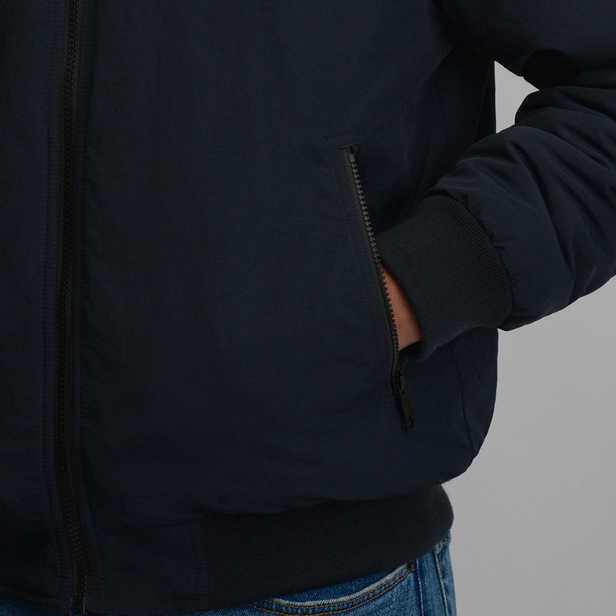 Eddie Bauer Men's Windfoil® 87 Jacket alternate view 2