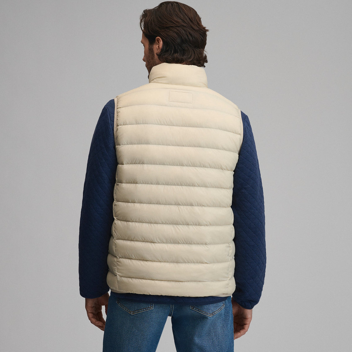 Eddie Bauer Men's CirrusLite Down Vest alternate view 1