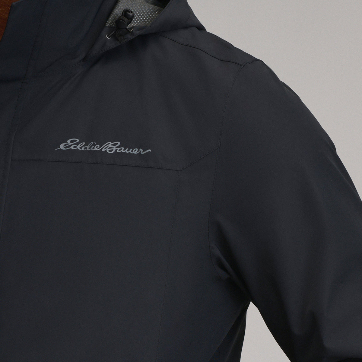 Eddie Bauer Men's Packable Rainfoil Jacket alternate view 4