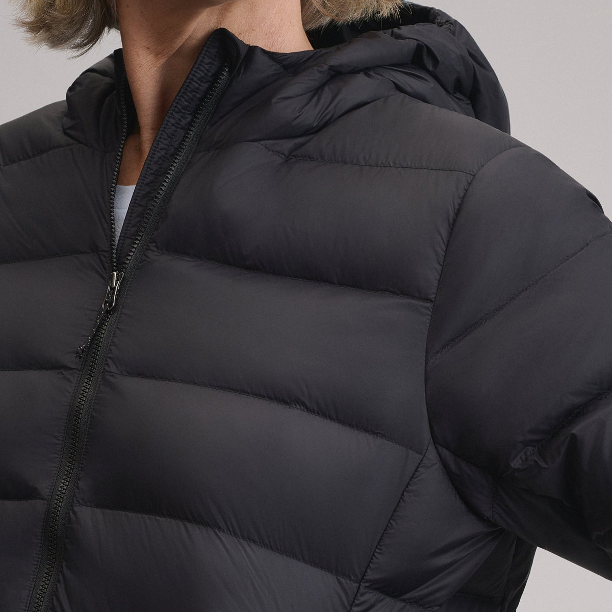 Eddie Bauer Women's CirrusLite Down Hooded Jacket alternate view 4