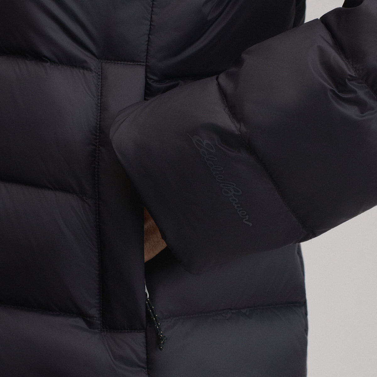 Eddie Bauer Women's CirrusLite Down Hooded Jacket alternate view 2