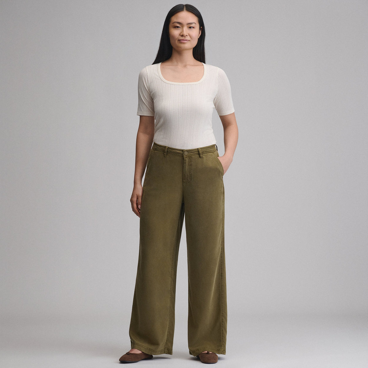 Eddie Bauer Women's Casual Camp Pants alternate view 3