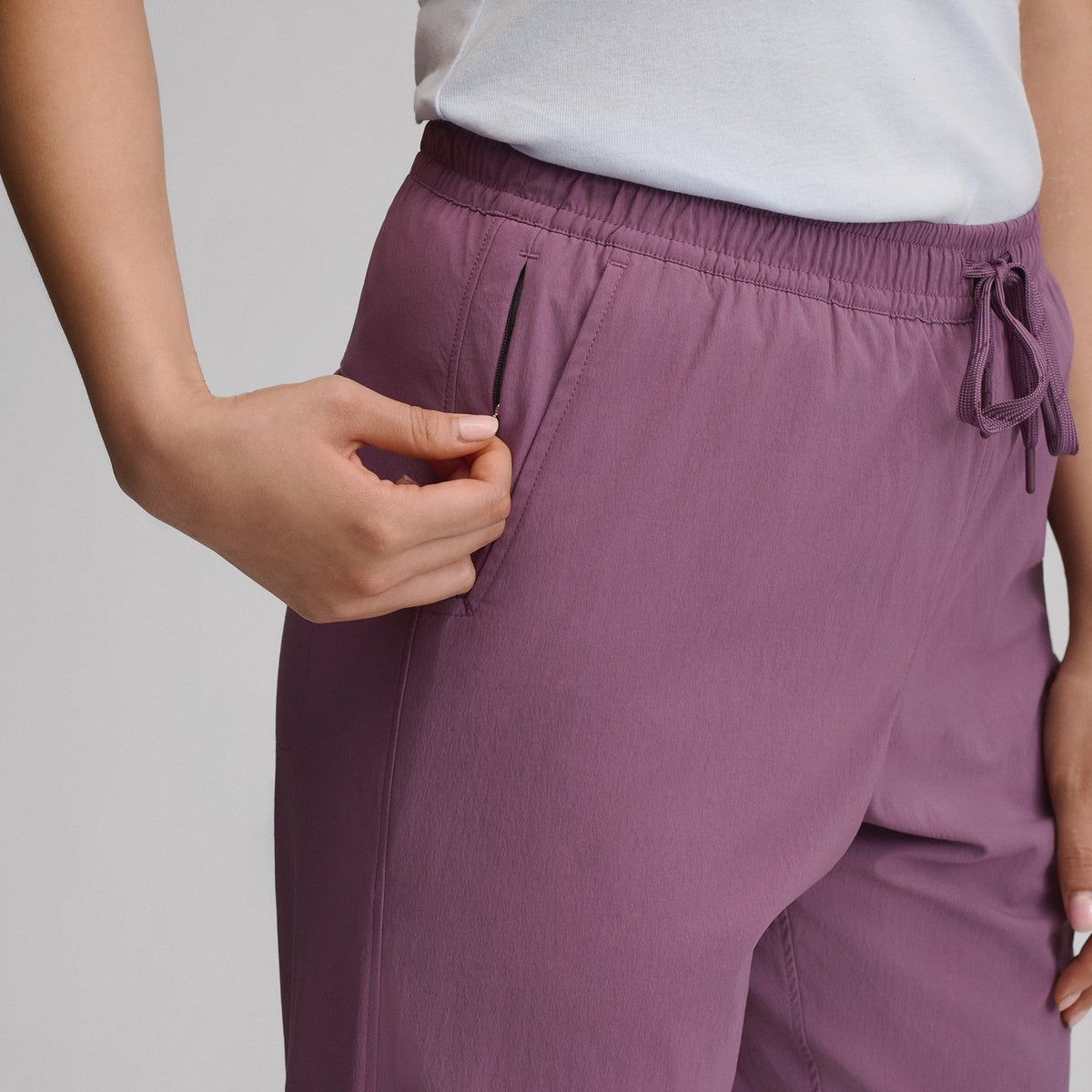 Eddie Bauer Women's Meridian Convertible Pants alternate view 3