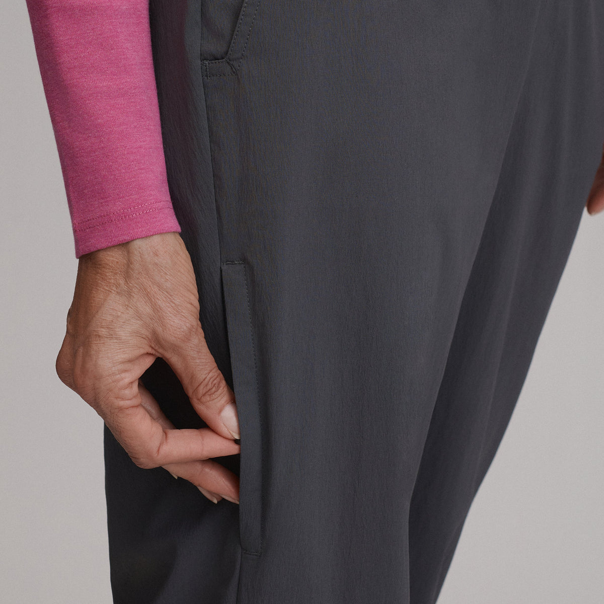 Eddie Bauer Women's Meridian Pants alternate view 3