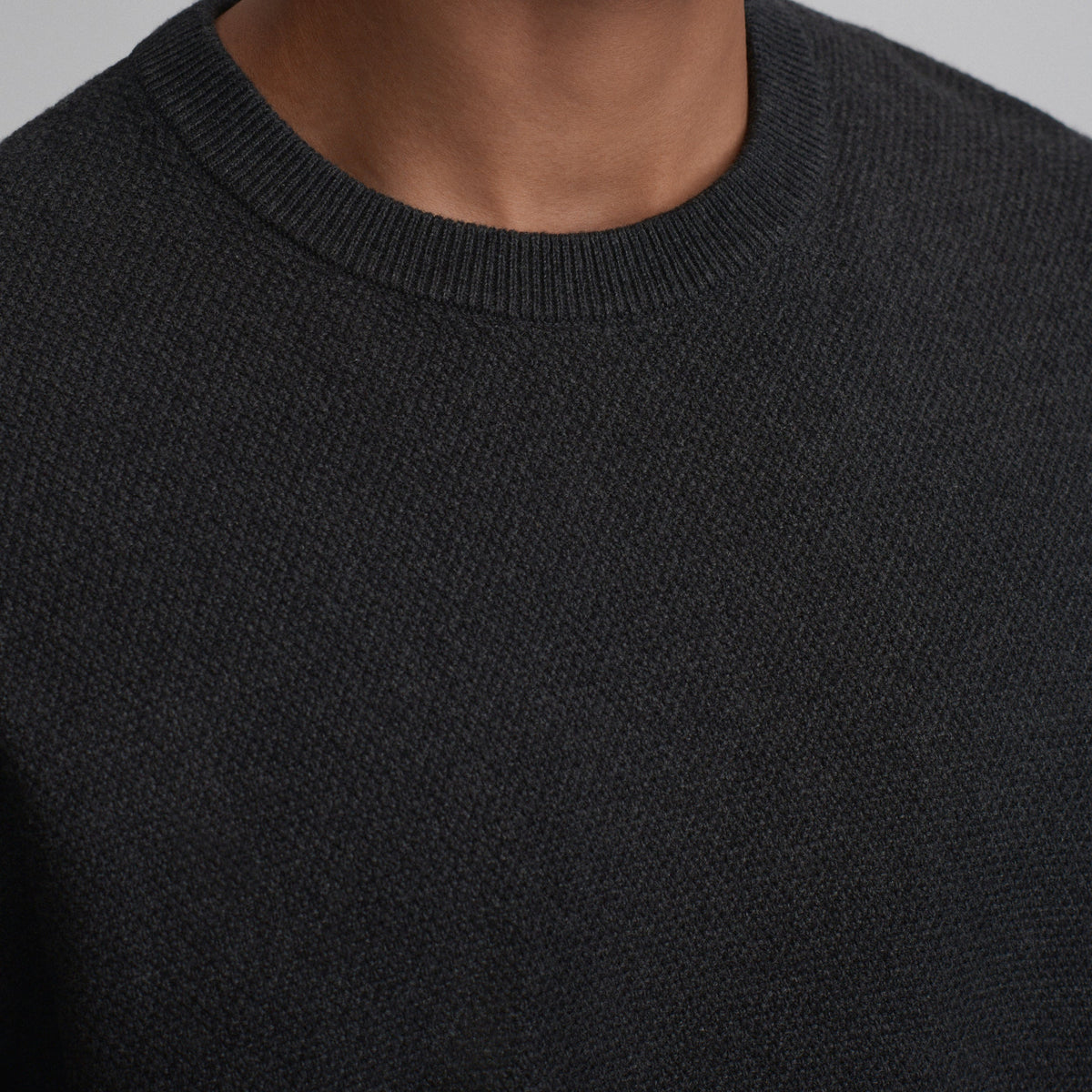 Eddie Bauer Men's Classic Crew Solid Sweater alternate view 2