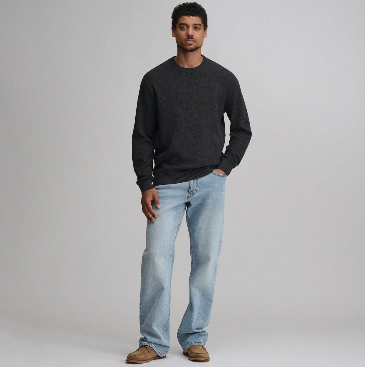 Eddie Bauer Men's Classic Crew Solid Sweater alternate view 3