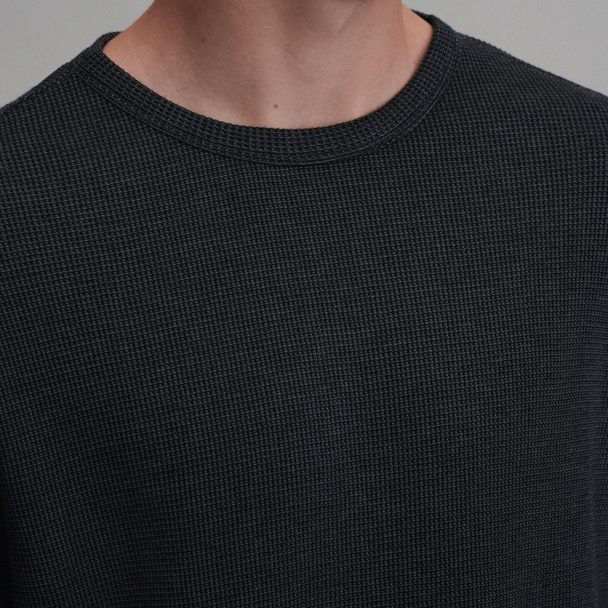 Eddie Bauer Men's Plaited Waffle Thermal Crew alternate view 2
