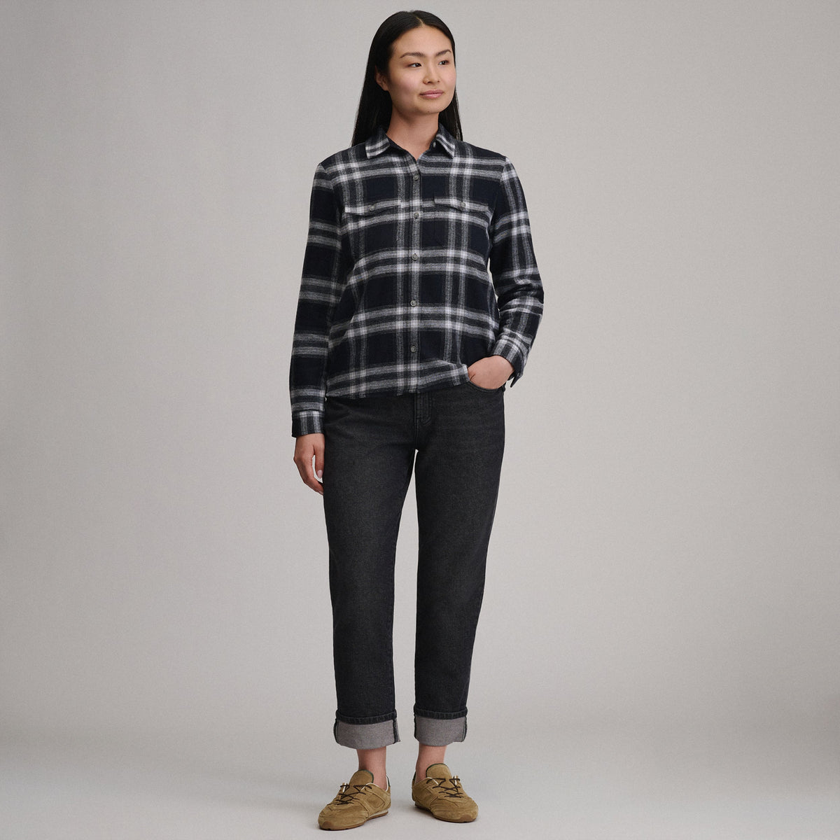Eddie Bauer Women's Long-Sleeve Heritage Soft Classic Flannel Shirt alternate view 3