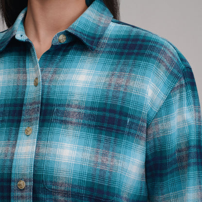 Eddie Bauer Women's Long-Sleeve Heritage Soft Boyfriend Flannel Shirt alternate view 2