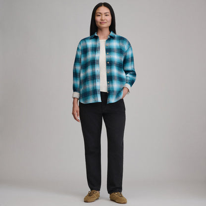 Eddie Bauer Women's Long-Sleeve Heritage Soft Boyfriend Flannel Shirt alternate view 3