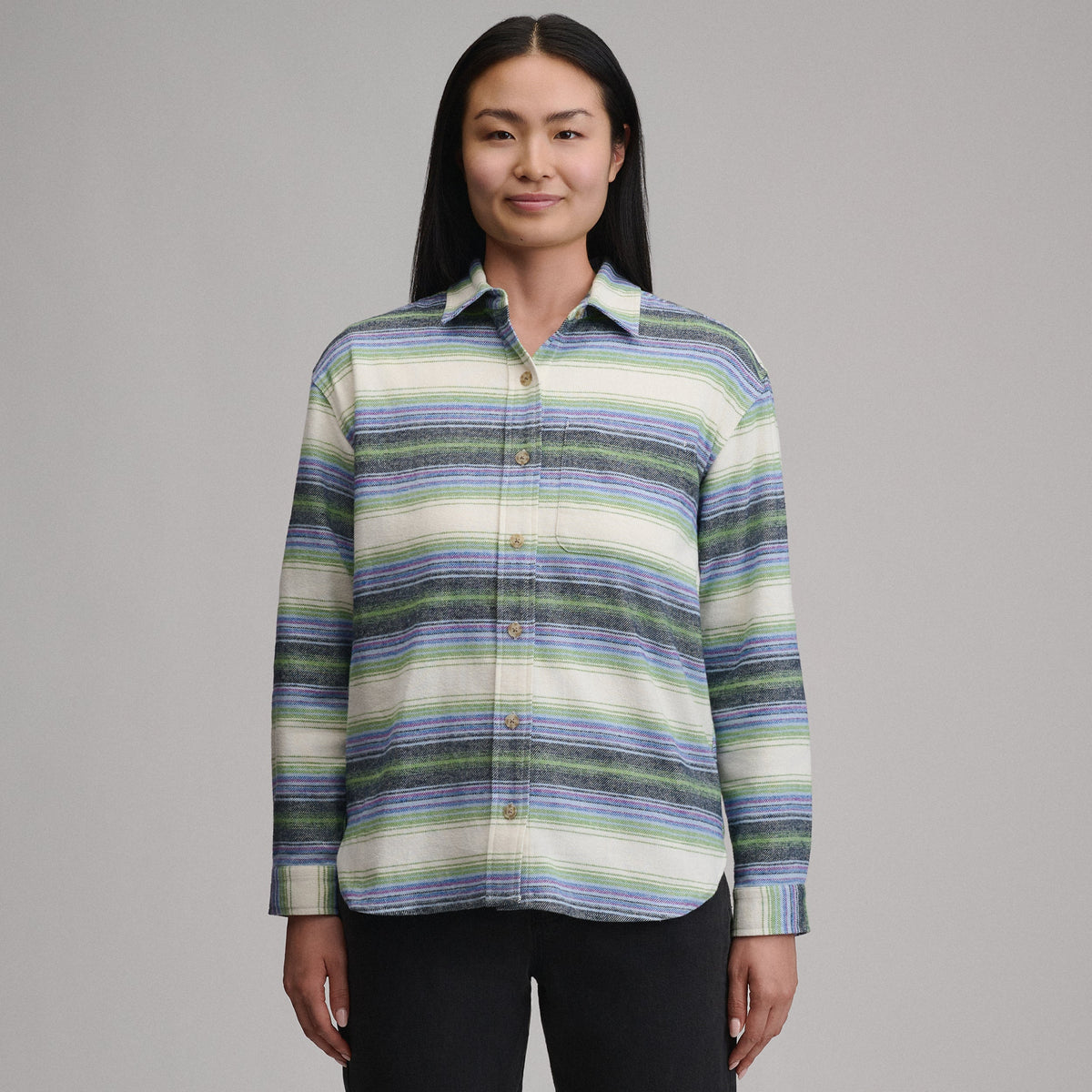 Eddie Bauer Women's Long-Sleeve Heritage Soft Boyfriend Flannel Shirt alternate view 4