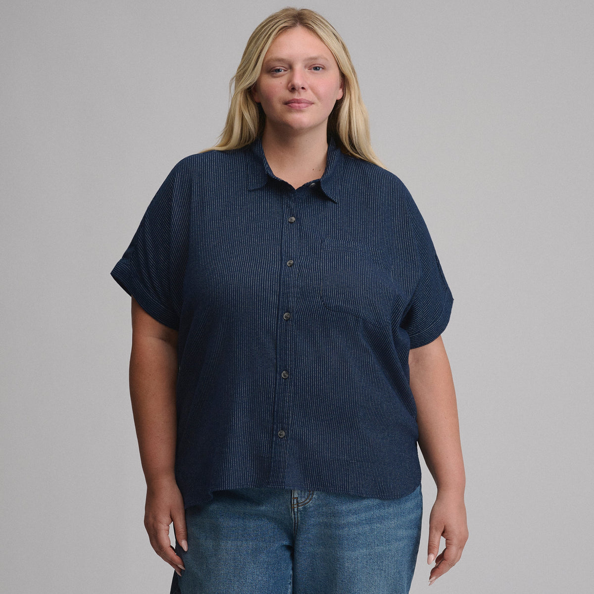 Eddie Bauer Women's W Field Flex Flannel Short-Sleeve Shirt alternate view 4