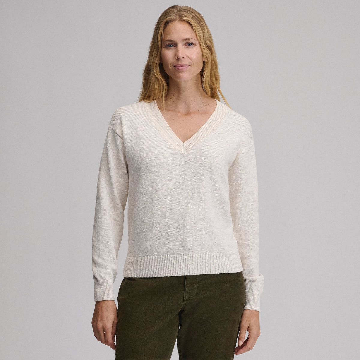 Eddie Bauer Women's Everyday V-Neck Sweater - Tipped Collar alternate view 4