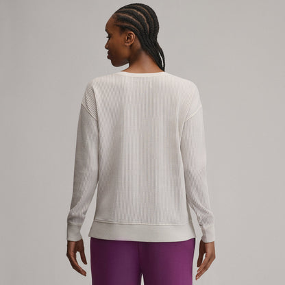 Eddie Bauer Women's Long-Sleeve V-Neck Boyfriend Thermal Crew alternate view 1