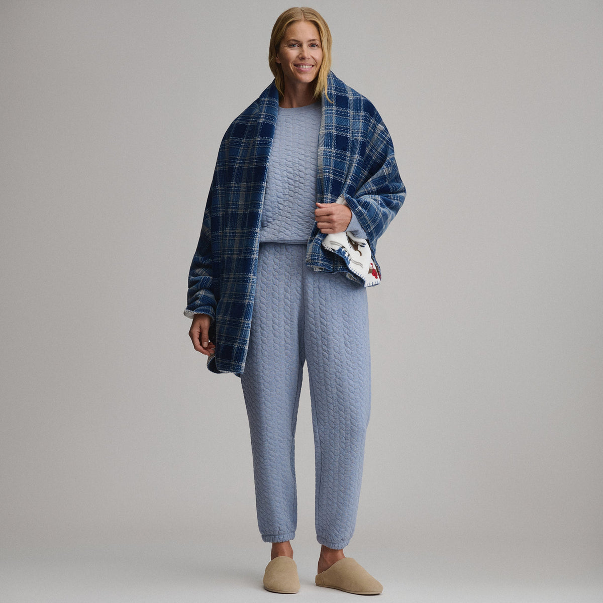 Eddie Bauer Women's Quilted Crew alternate view 3