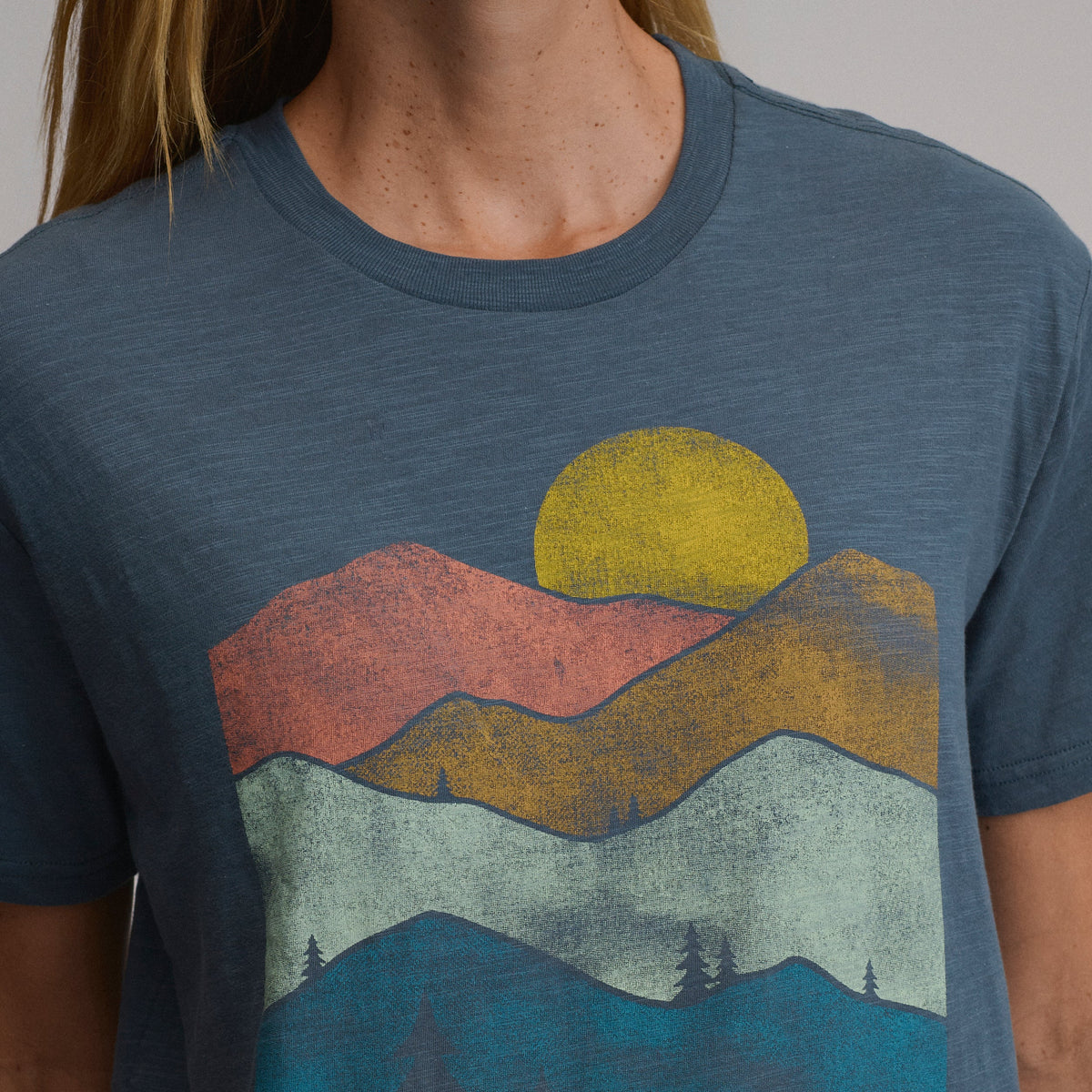 Eddie Bauer Women's Short-Sleeve Relaxed Boyfriend Graphic T-Shirt - Landscape alternate view 2