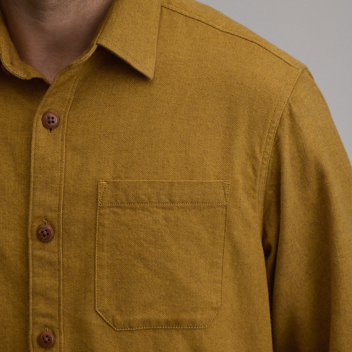 Eddie Bauer Men's Eddie's Favorite Flannel Relaxed Fit Shirt alternate view 5