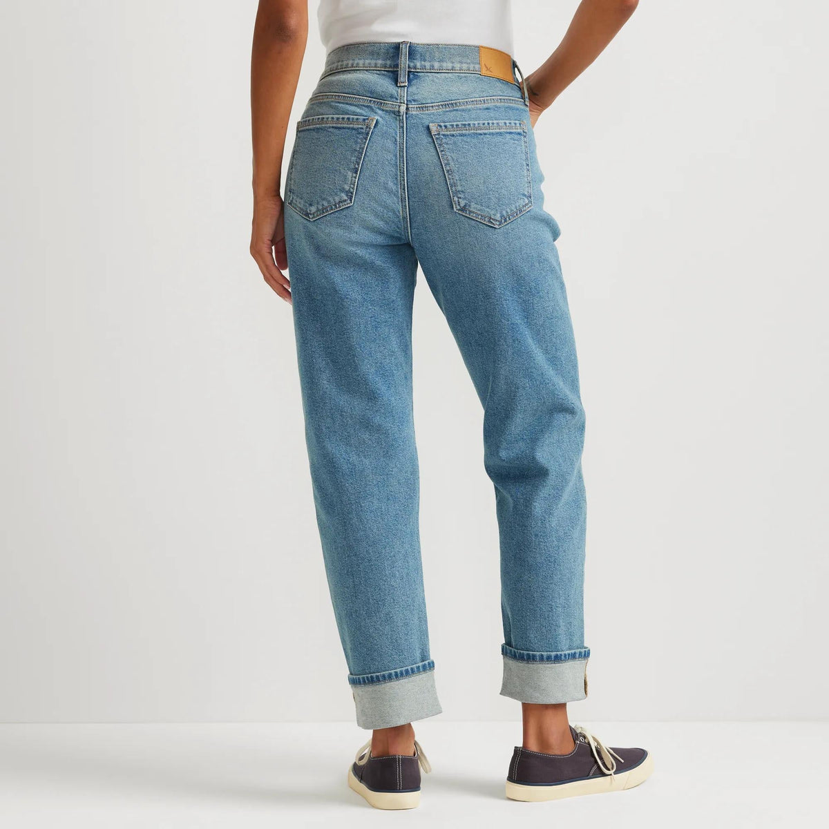 Eddie Bauer Women's Authentic 90s Boyfriend Relaxed Fit Jeans alternate view 2