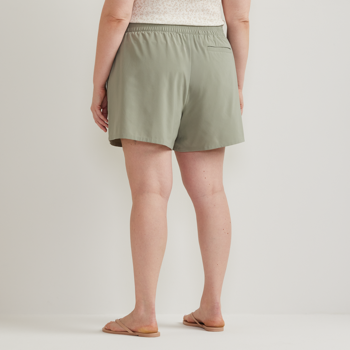 Eddie Bauer Women's Departure Pull-On Shorts alternate view 3