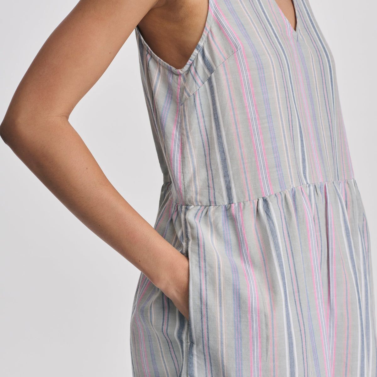 Eddie Bauer Women's Baja Sleeveless Dress alternate view 2
