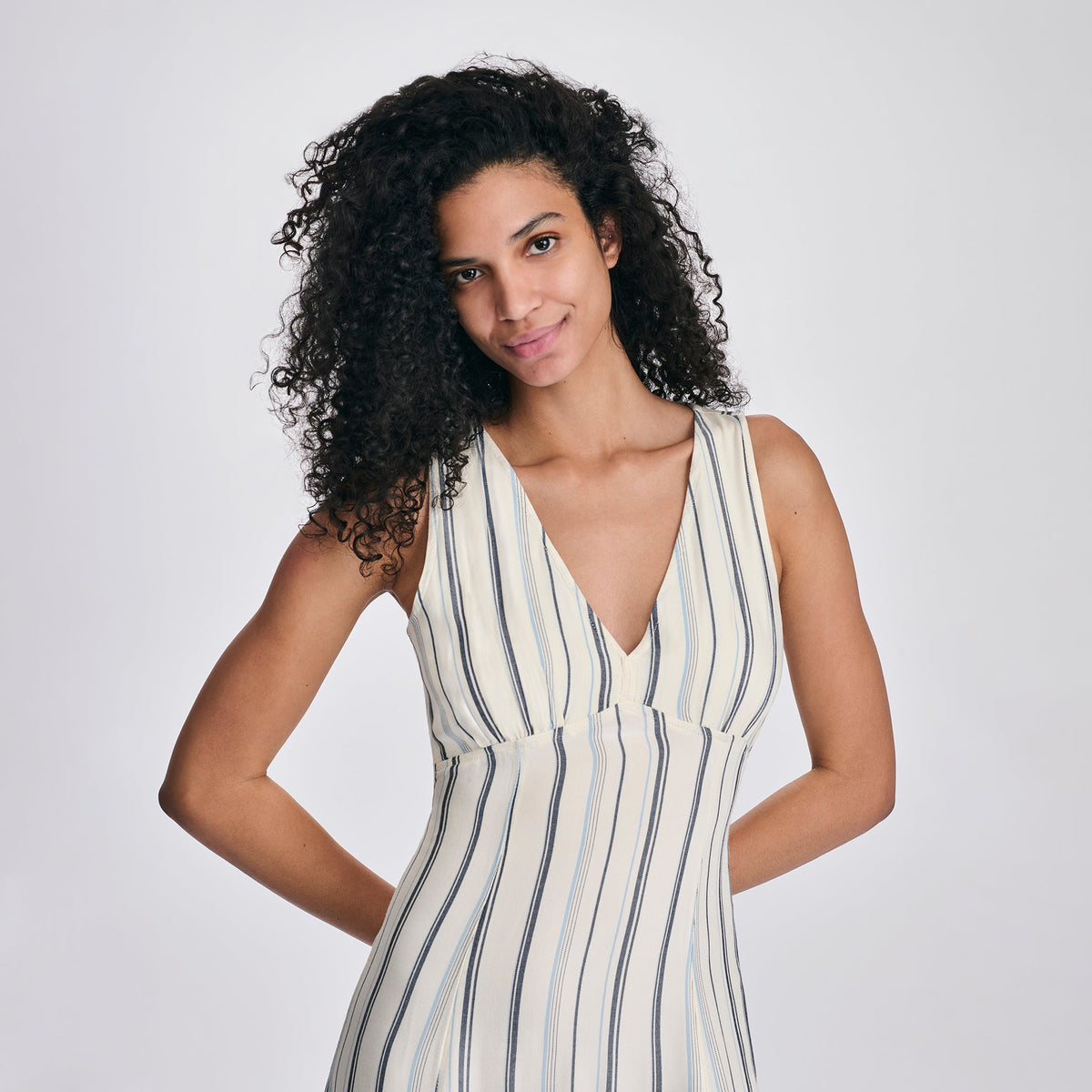 Eddie Bauer Women's Destination Dress alternate view 3