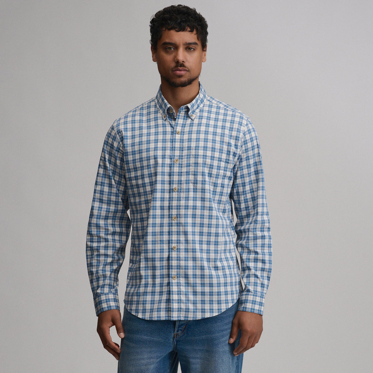 Eddie Bauer Men's Voyager Flex Long-Sleeve Shirt alternate view 4