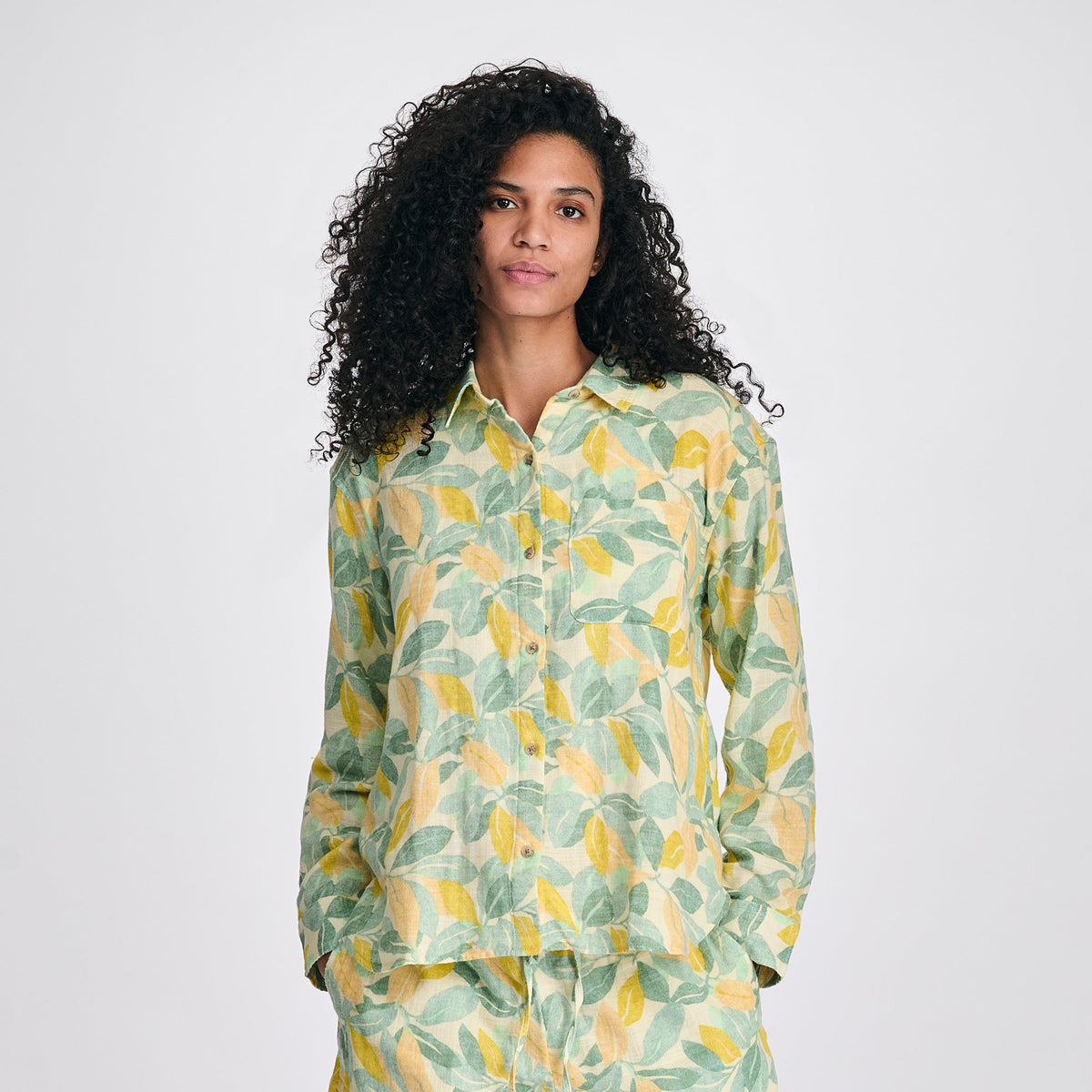 Eddie Bauer Women's Woven Printed Cotton Long Sleeve Shirt alternate view 3