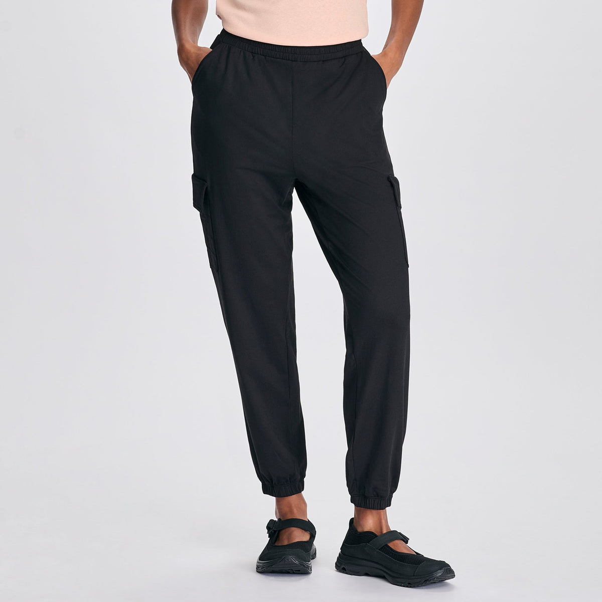 Eddie Bauer Women's Sightseer Knit Cargo Pants alternate view 4