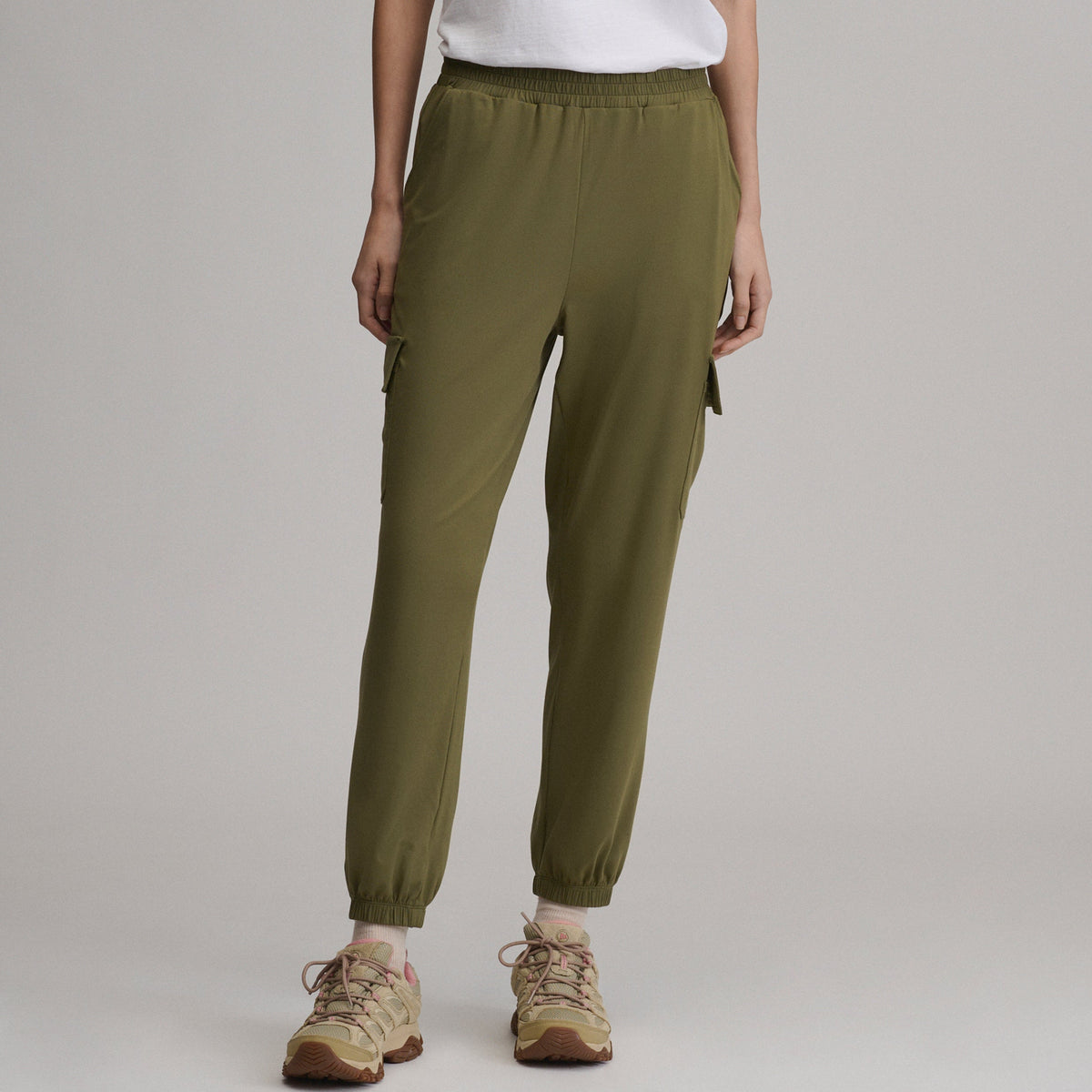 Eddie Bauer Women's Sightseer Knit Cargo Pants product image