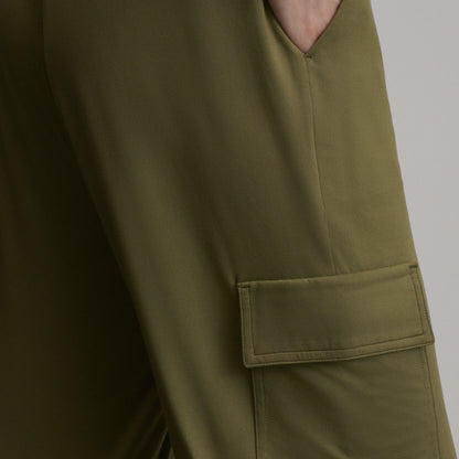 Eddie Bauer Women's Sightseer Knit Cargo Pants alternate view 2