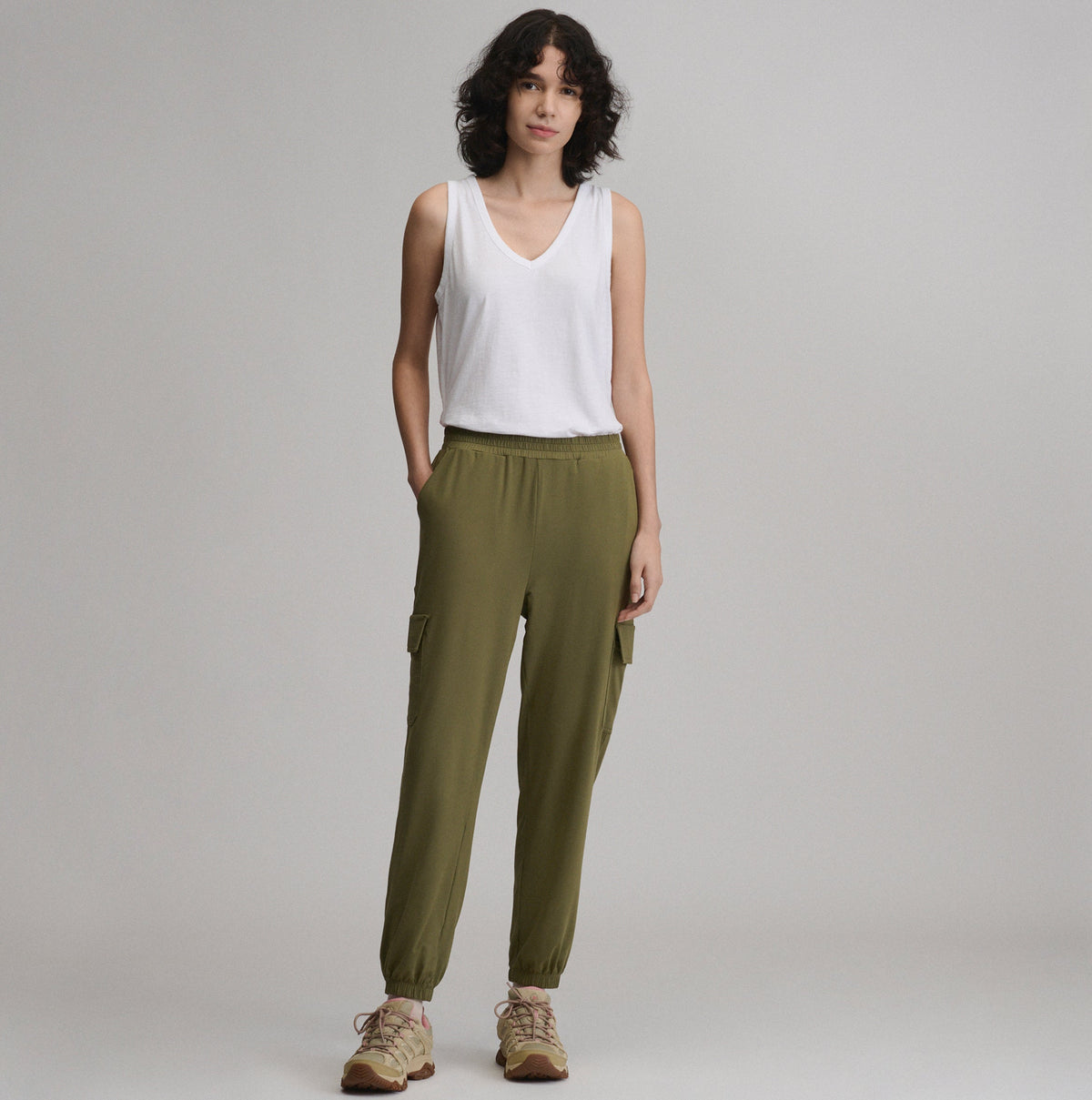 Eddie Bauer Women's Sightseer Knit Cargo Pants alternate view 3